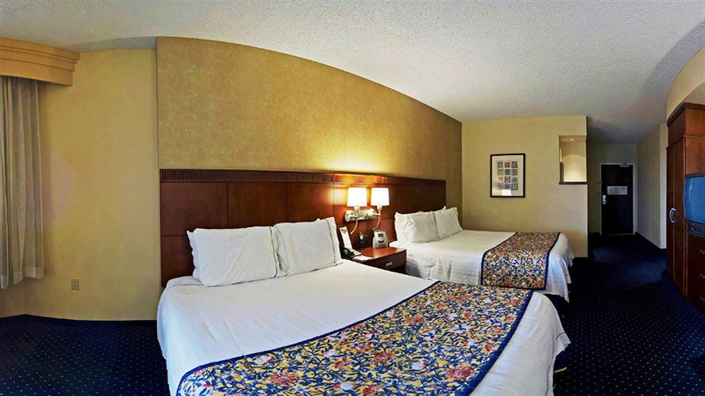 Courtyard By Marriott Oklahoma City Downtown Exterior photo
