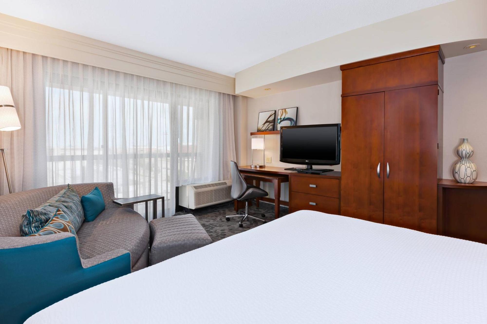 Courtyard By Marriott Oklahoma City Downtown Exterior photo